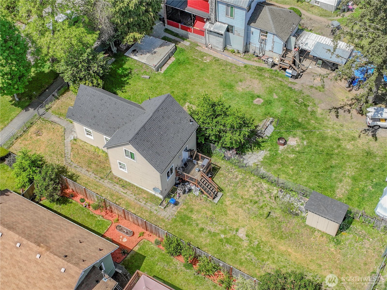 1939 S L Street Property Photo 4