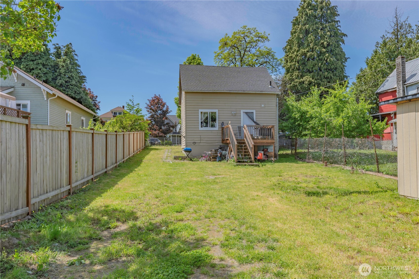 1939 S L Street Property Photo 5