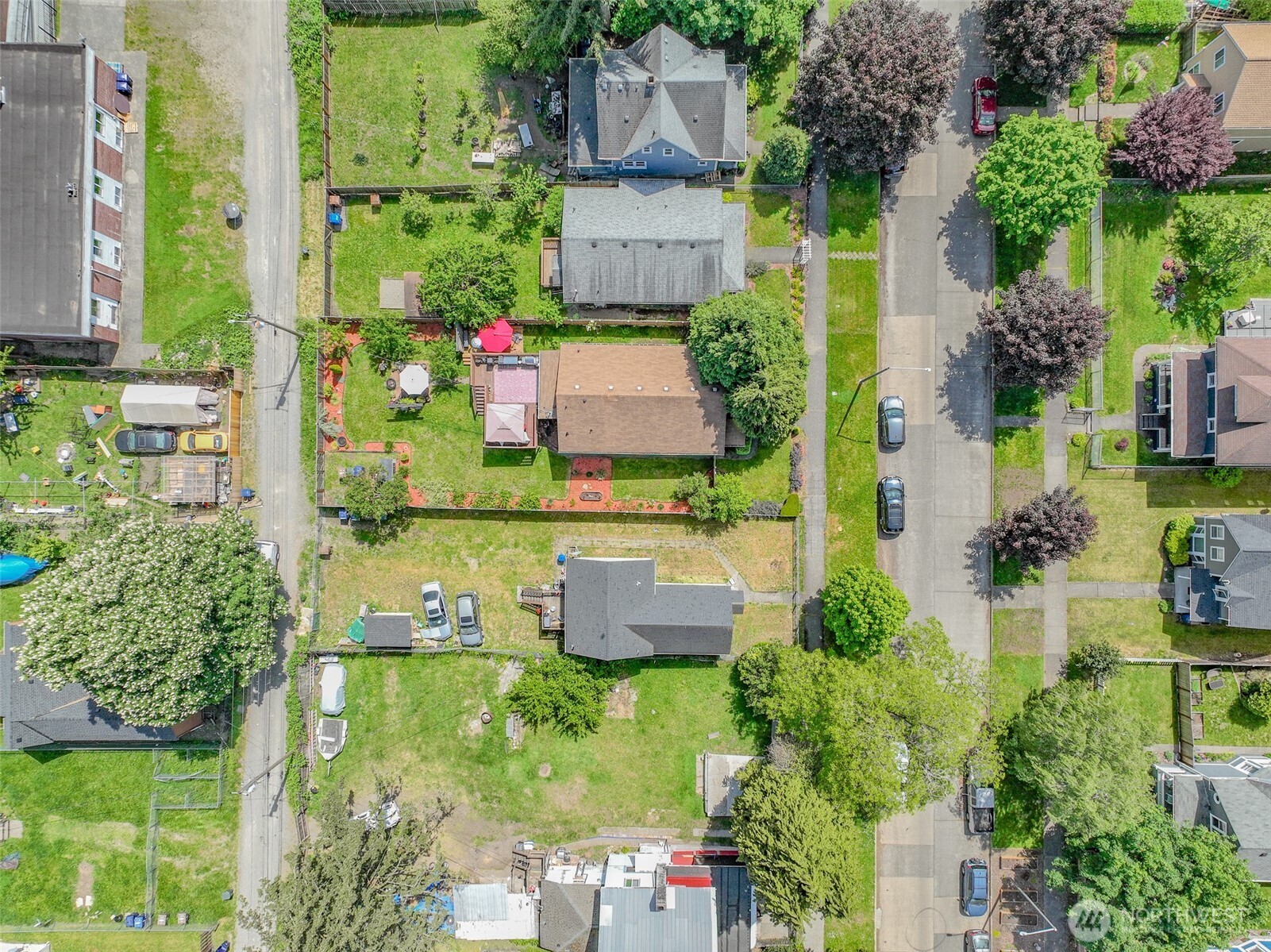 1939 S L Street Property Photo 6