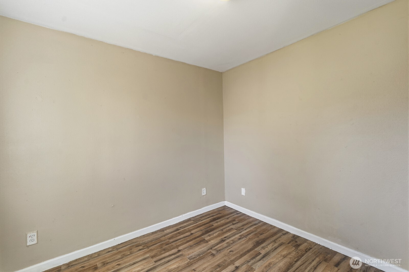 1939 S L Street Property Photo 18