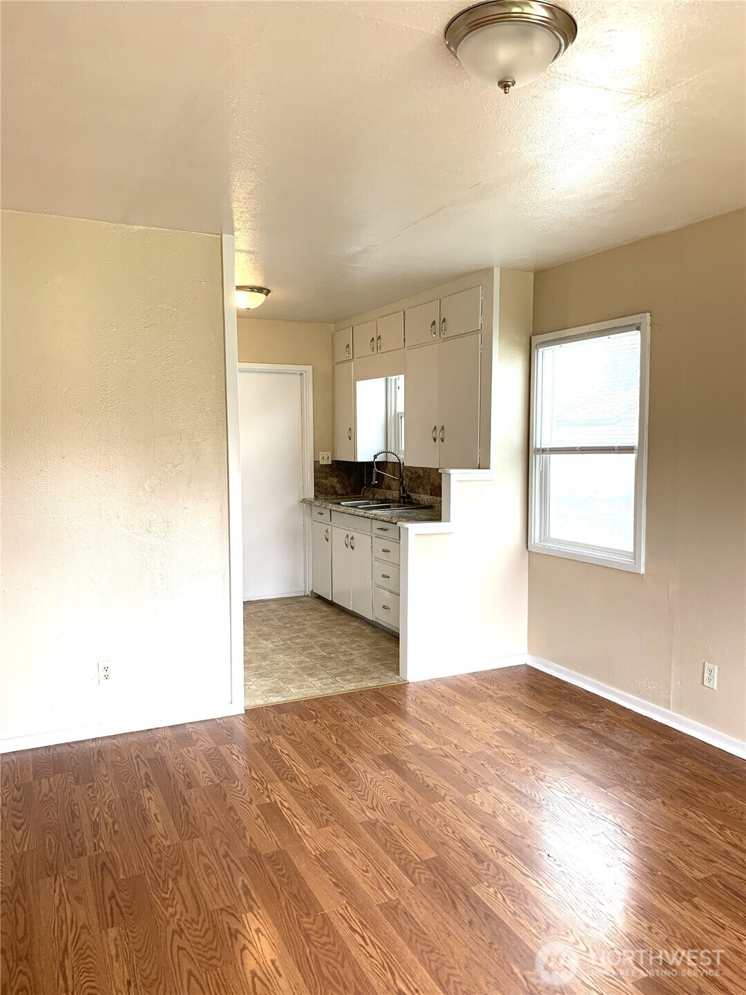 1423 S 7th Avenue Property Photo 6
