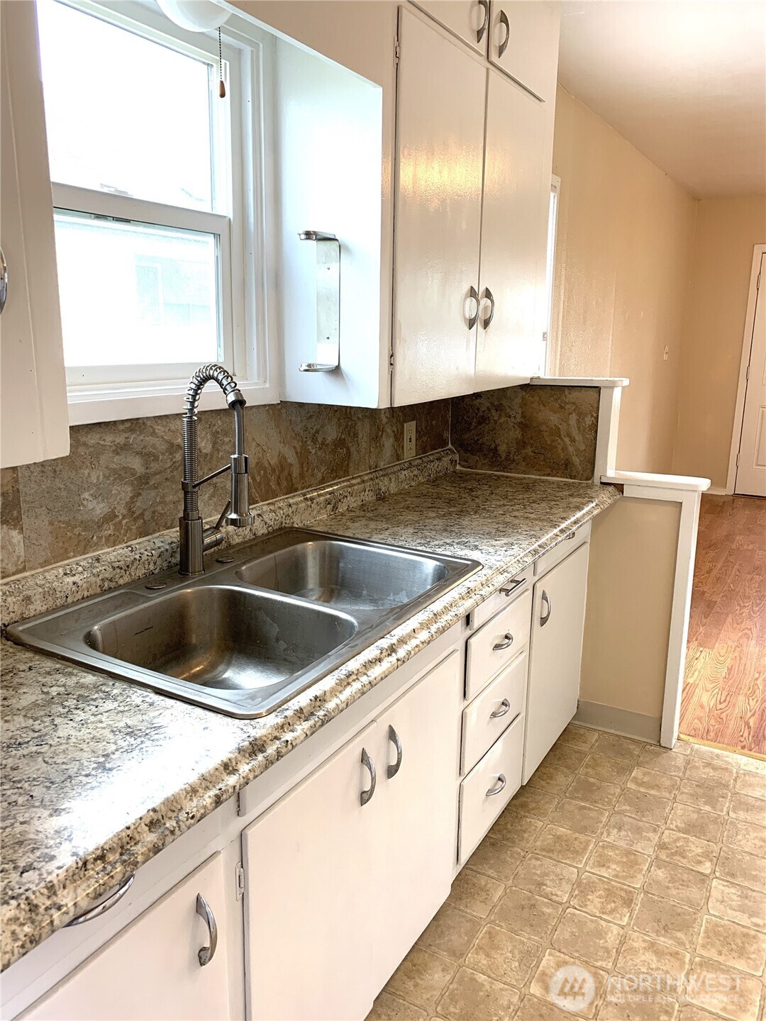 1423 S 7th Avenue Property Photo 8