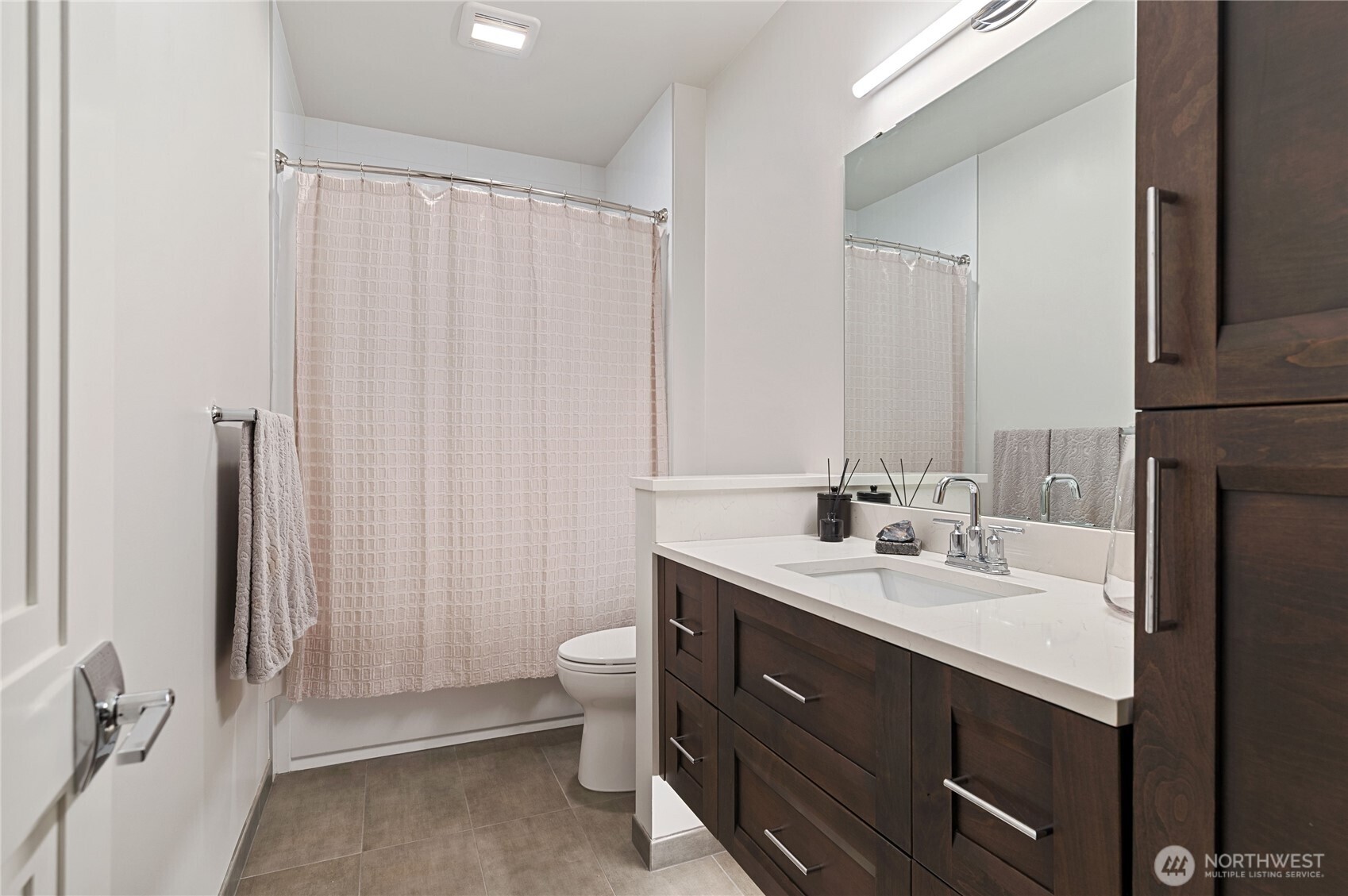 4907 Main Street 702 Property Photo 17