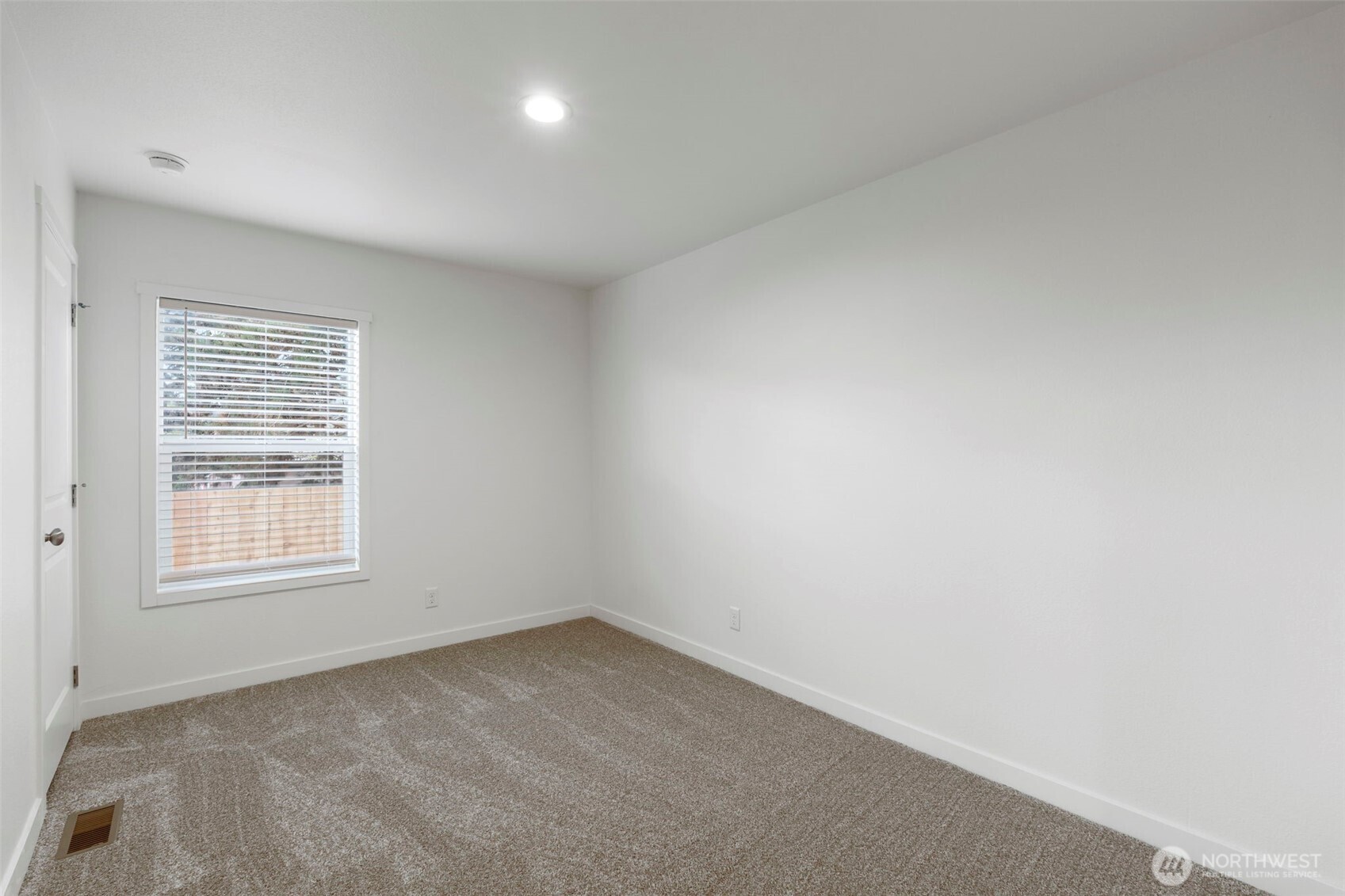 1110 B W Walnut Property Photo 15