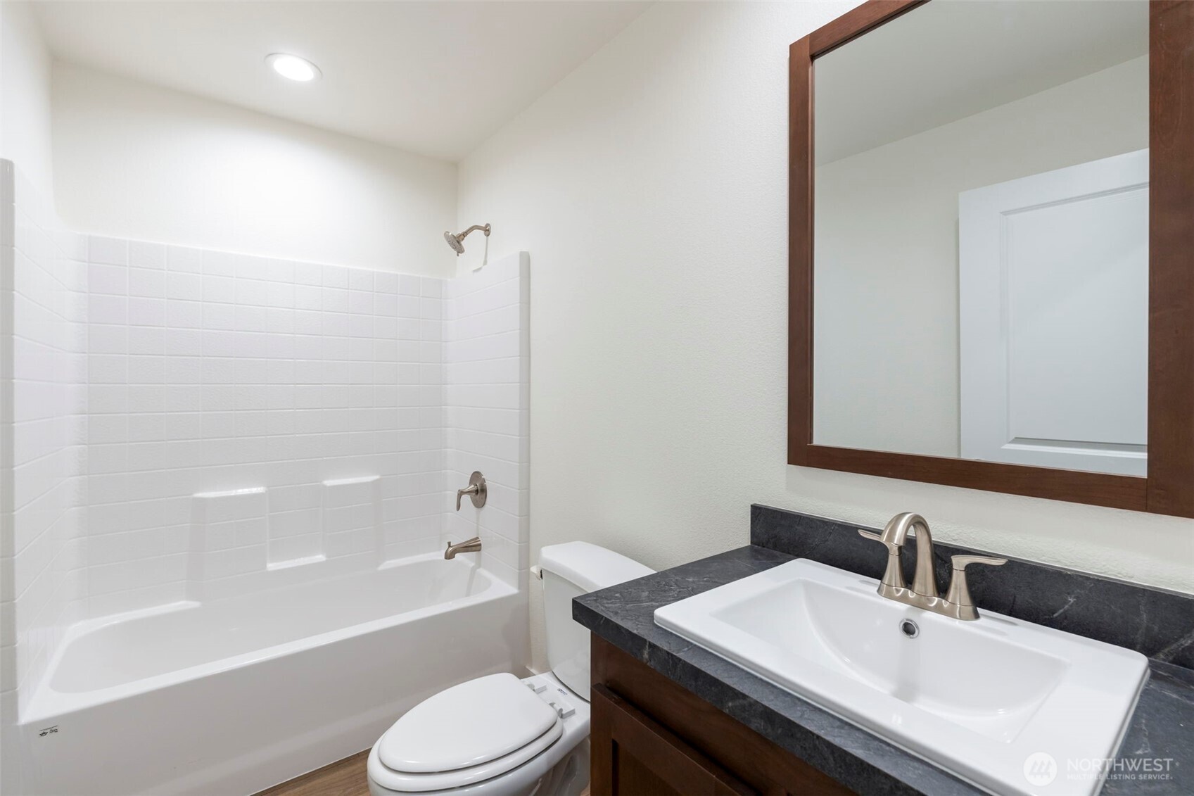 1110 B W Walnut Property Photo 16