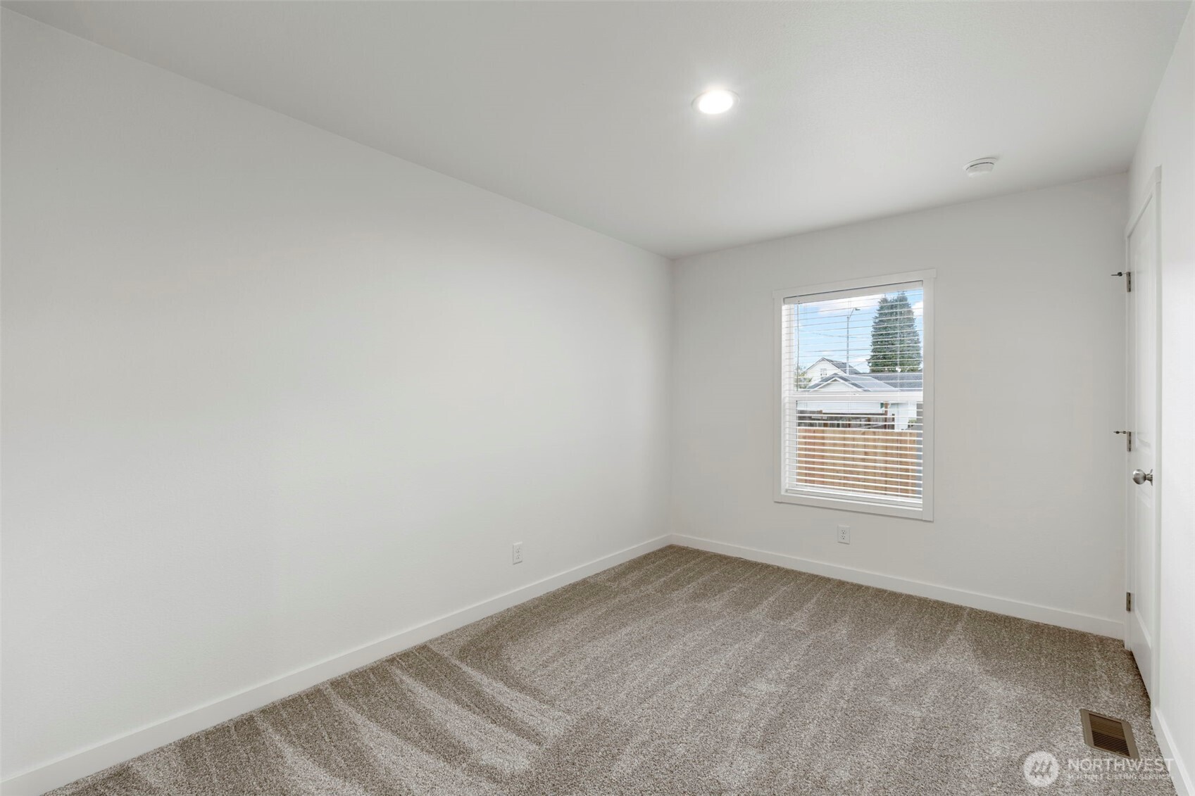 1110 B W Walnut Property Photo 17
