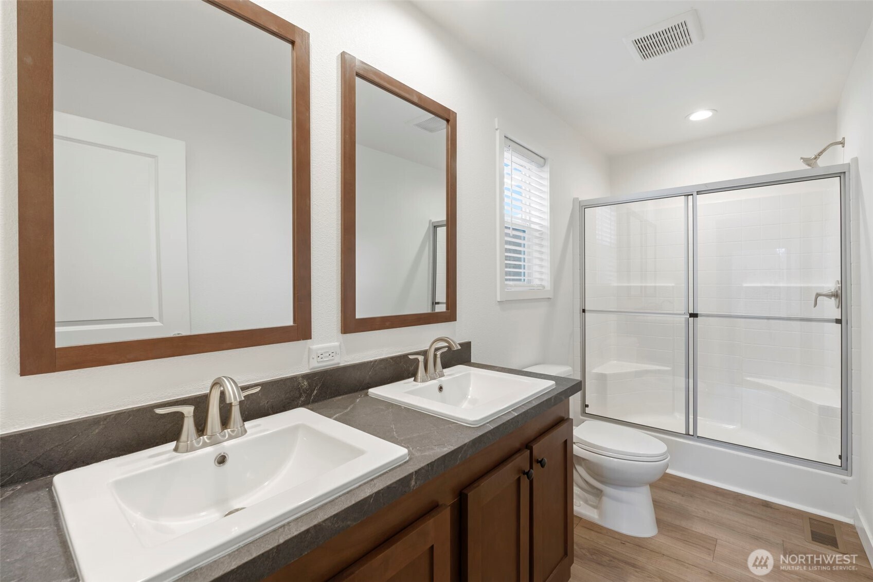 1110 B W Walnut Property Photo 18