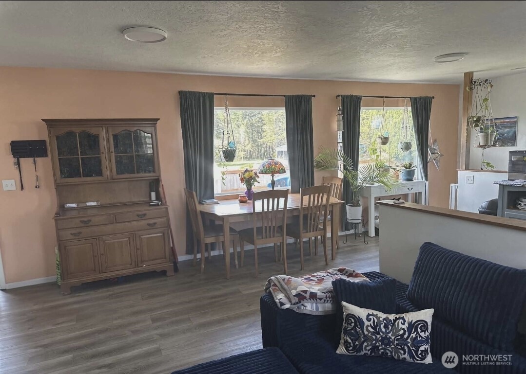 1911 Ocean Beach Boulevard Property Photo 4