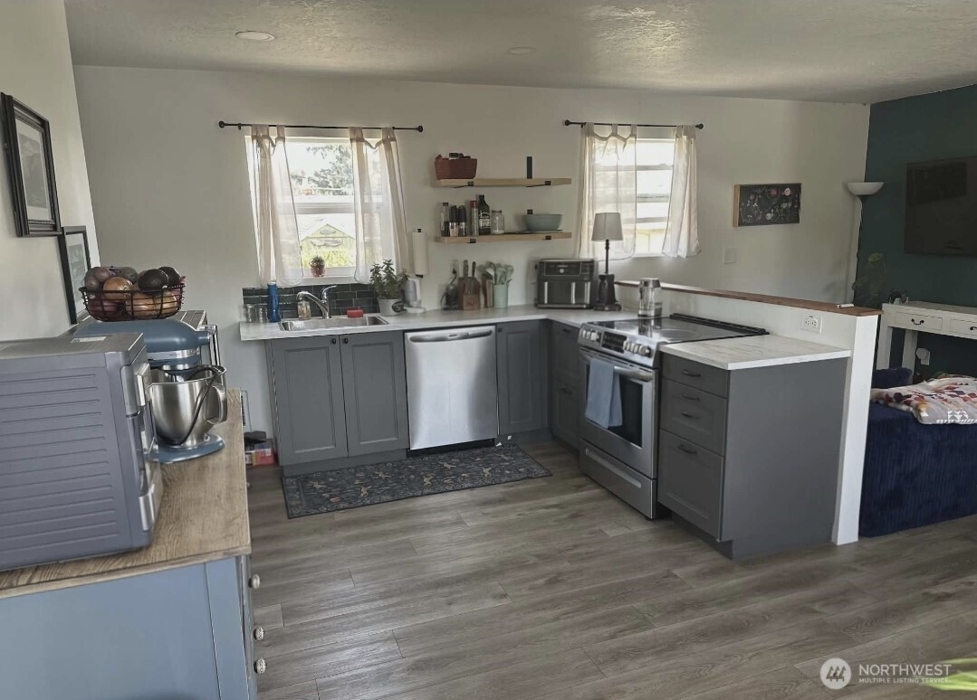 1911 Ocean Beach Boulevard Property Photo 7