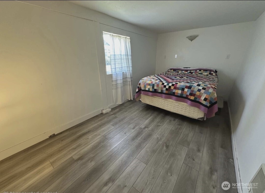 1911 Ocean Beach Boulevard Property Photo 17