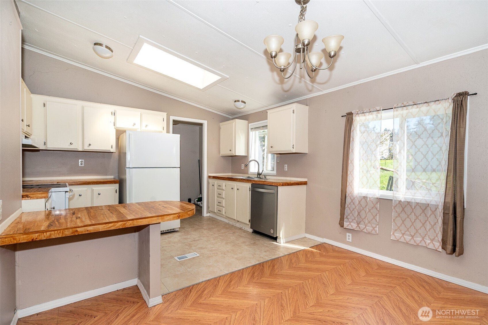 1002 Riepma Avenue Property Photo 6