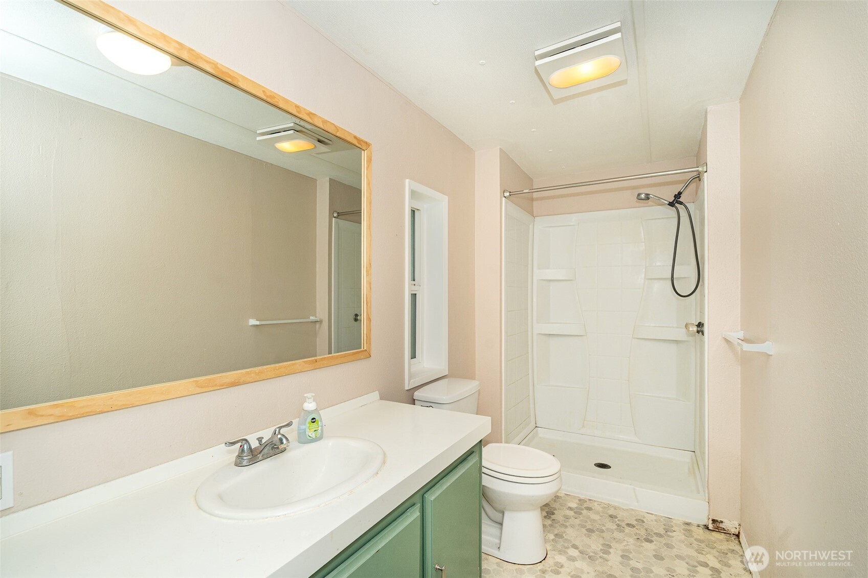 1002 Riepma Avenue Property Photo 9