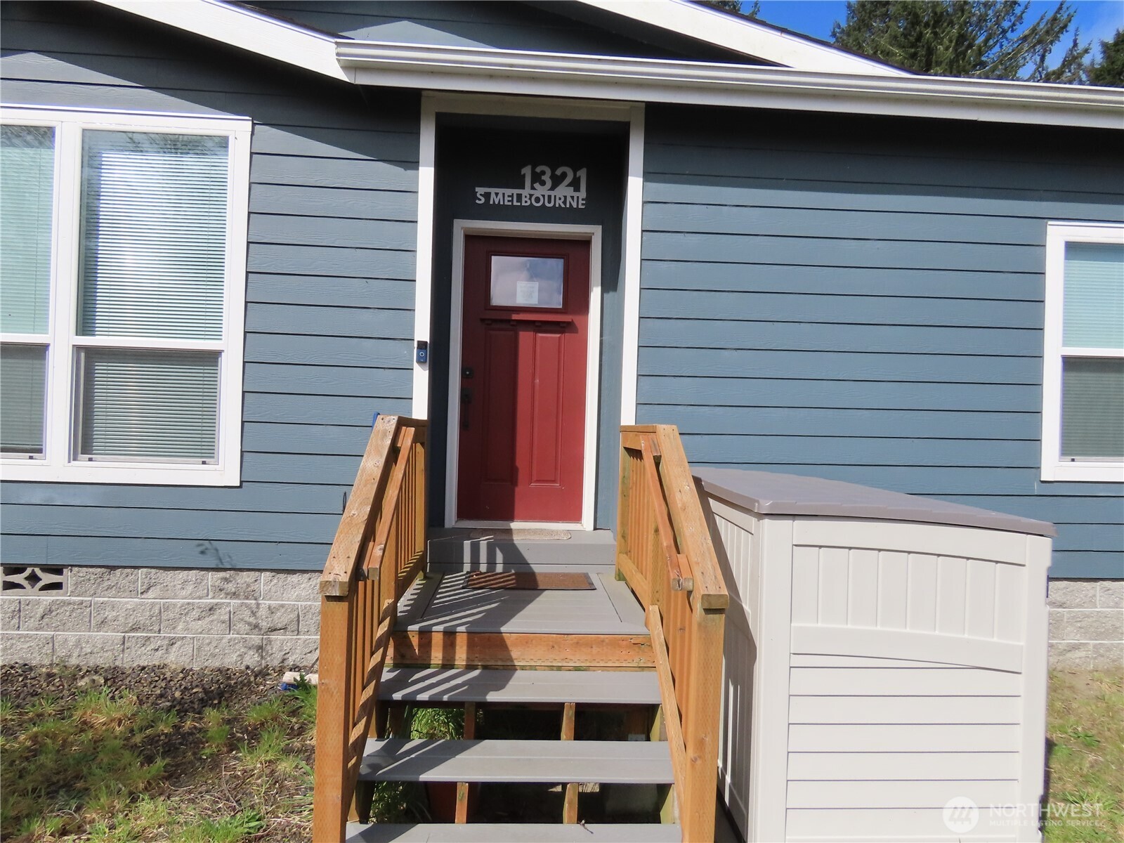 1321 S Melbourne Court Property Photo 3