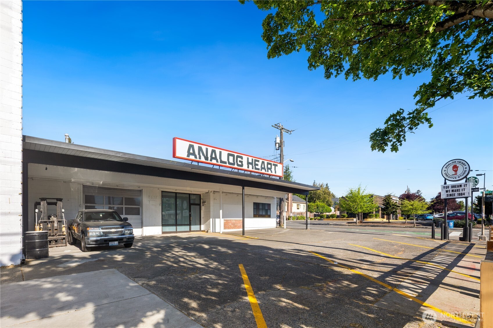 8211 Aurora Avenue Property Photo 3