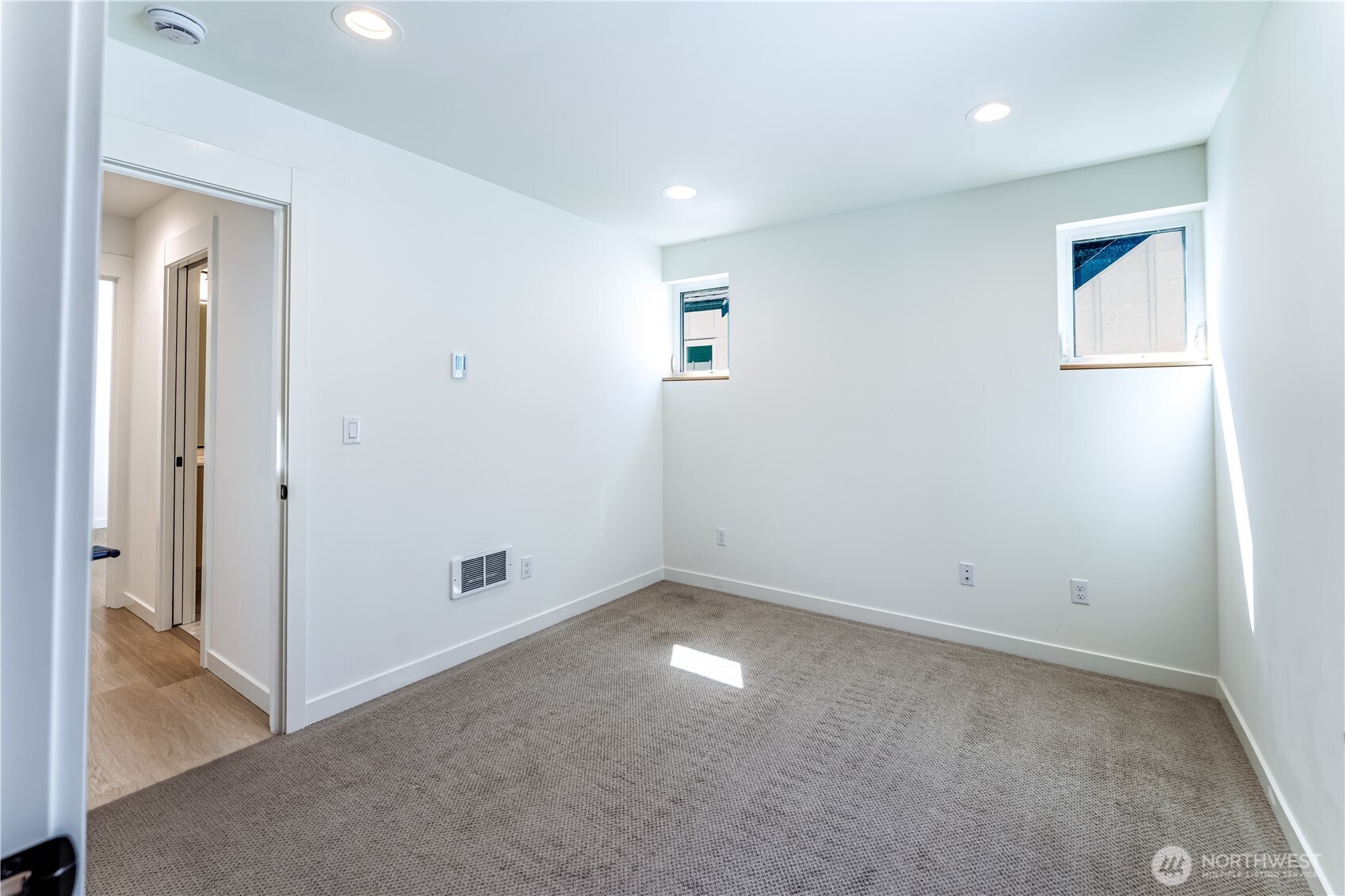 10350 Wallingford Avenue B Property Photo 15