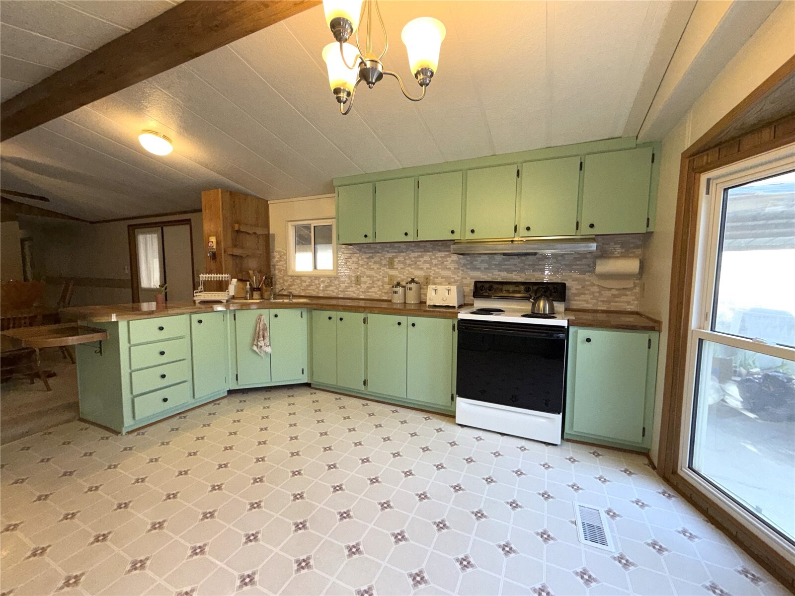 155 St. Peter's Creek Road Property Photo 4