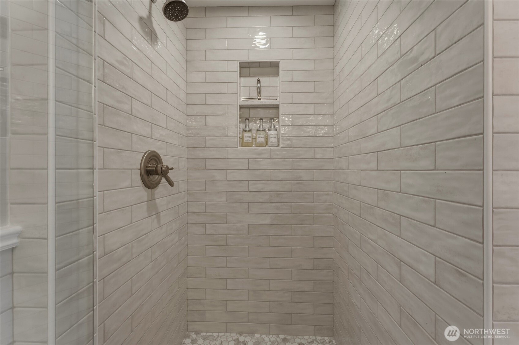 607 Boyer Avenue Property Photo 24