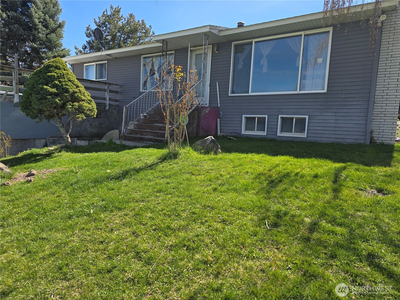 710 Adobe Way Property Photo 2