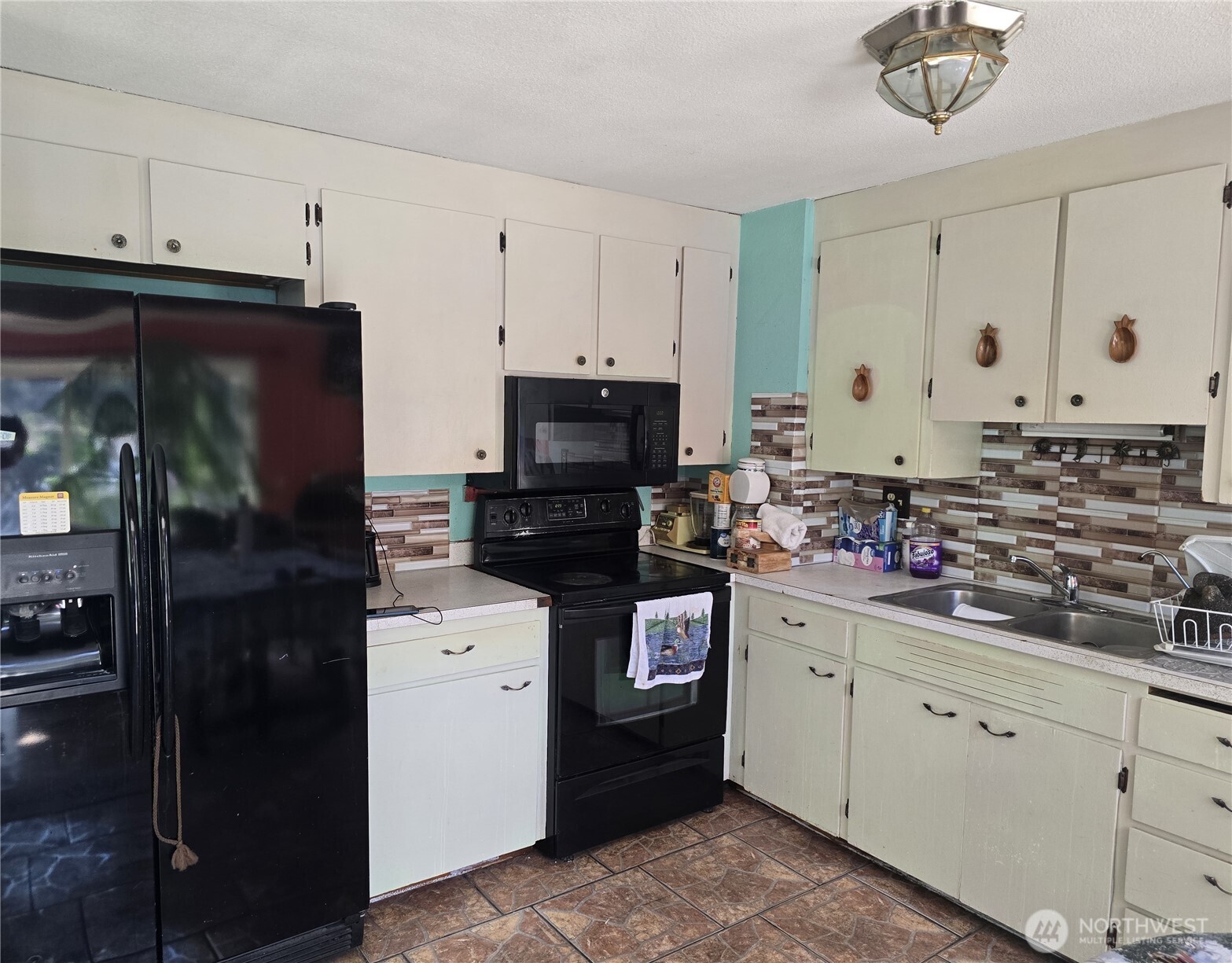710 Adobe Way Property Photo 6