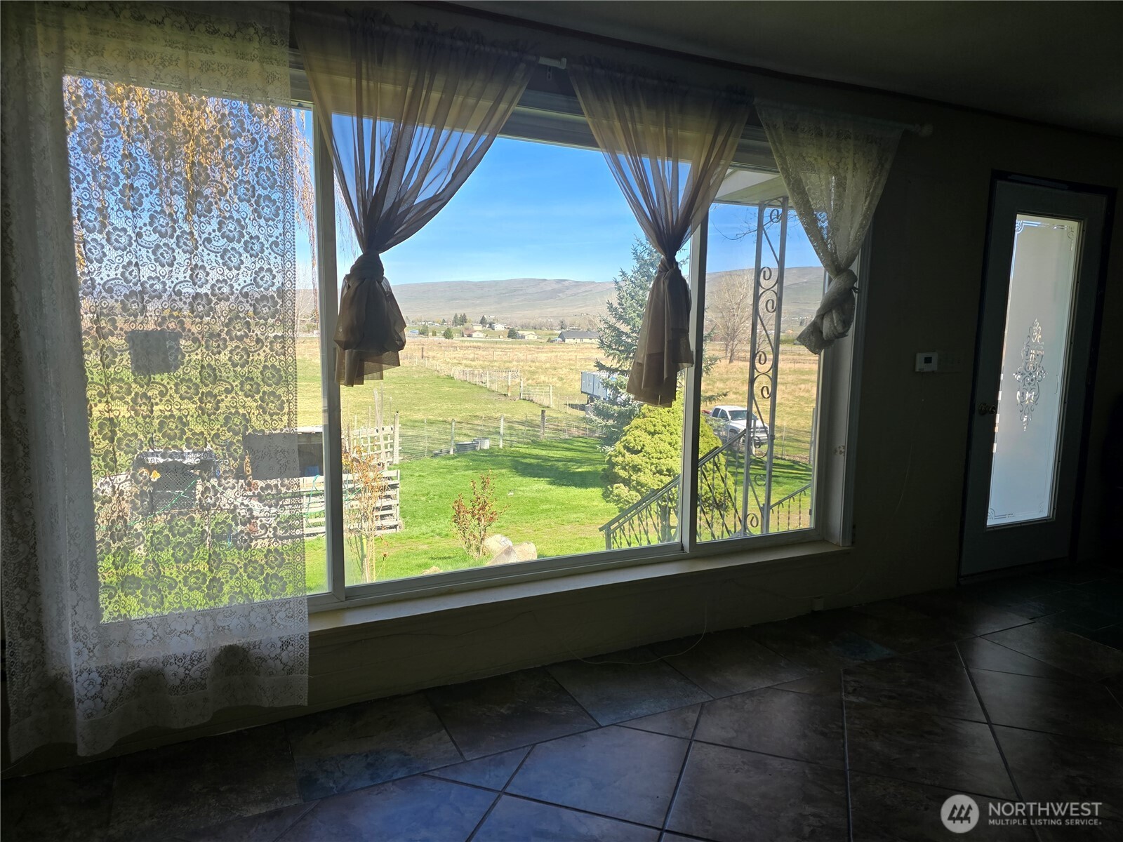 710 Adobe Way Property Photo 9