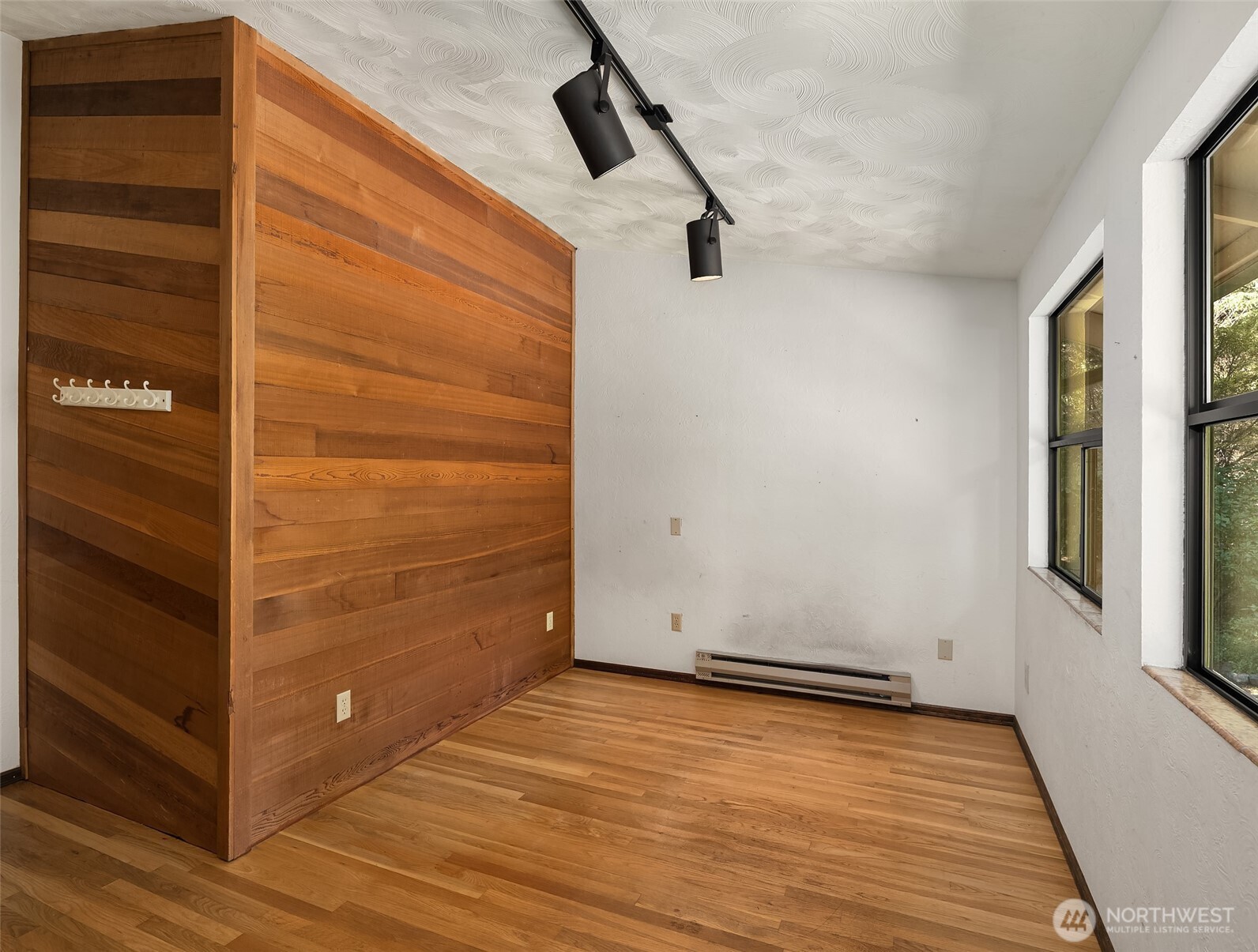 6625 Cromwell Beach Drive Property Photo 21