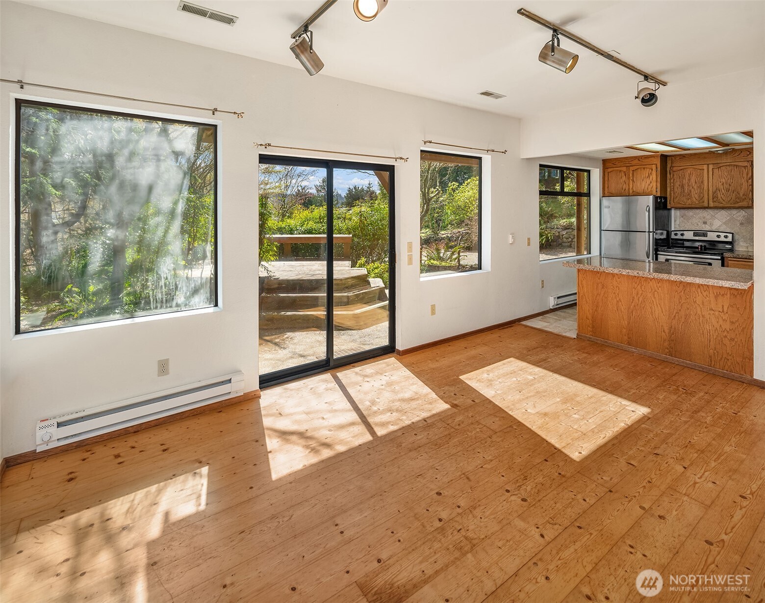 6625 Cromwell Beach Drive Property Photo 23