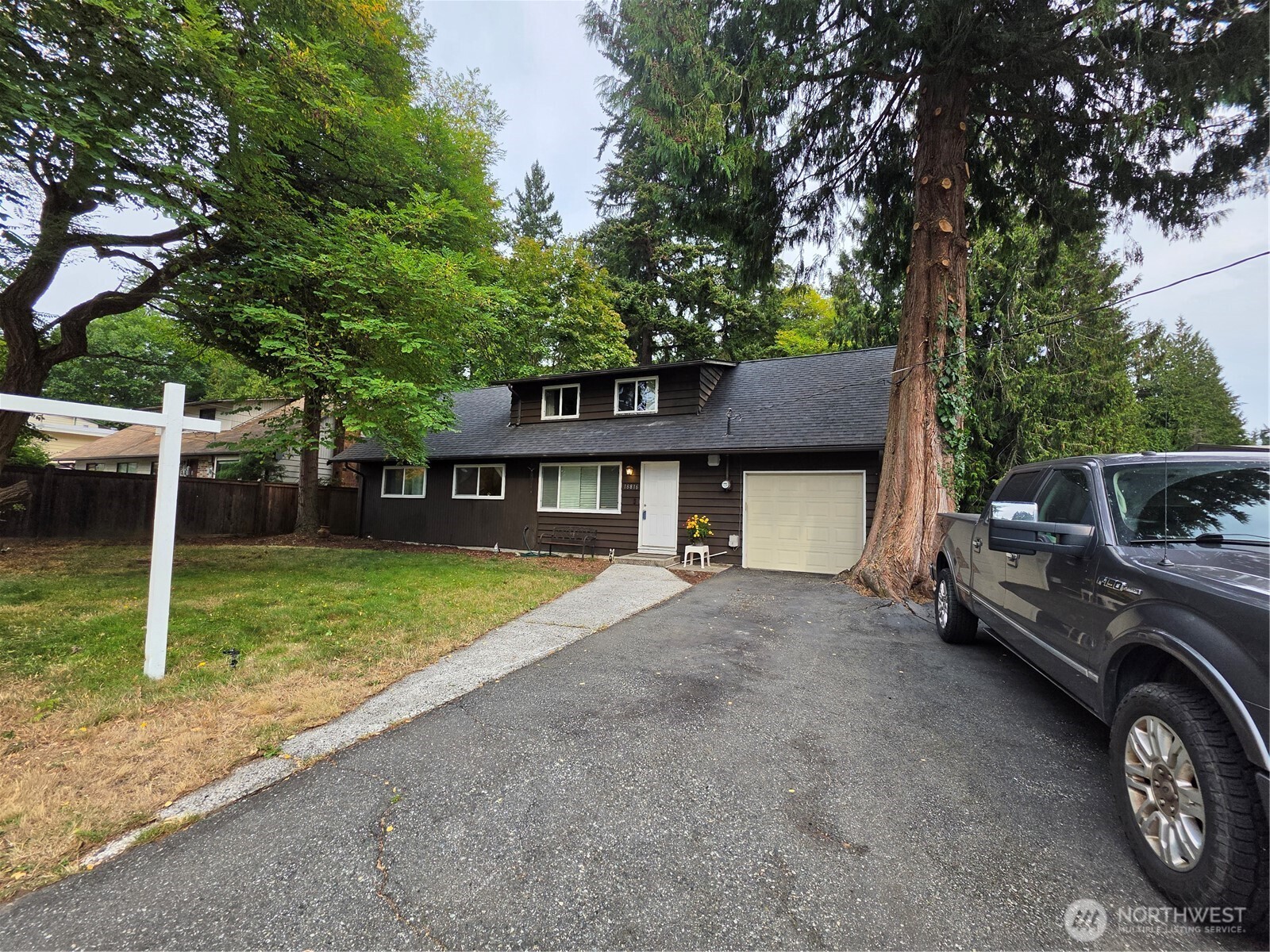 18816 89 Avenue Property Photo 1