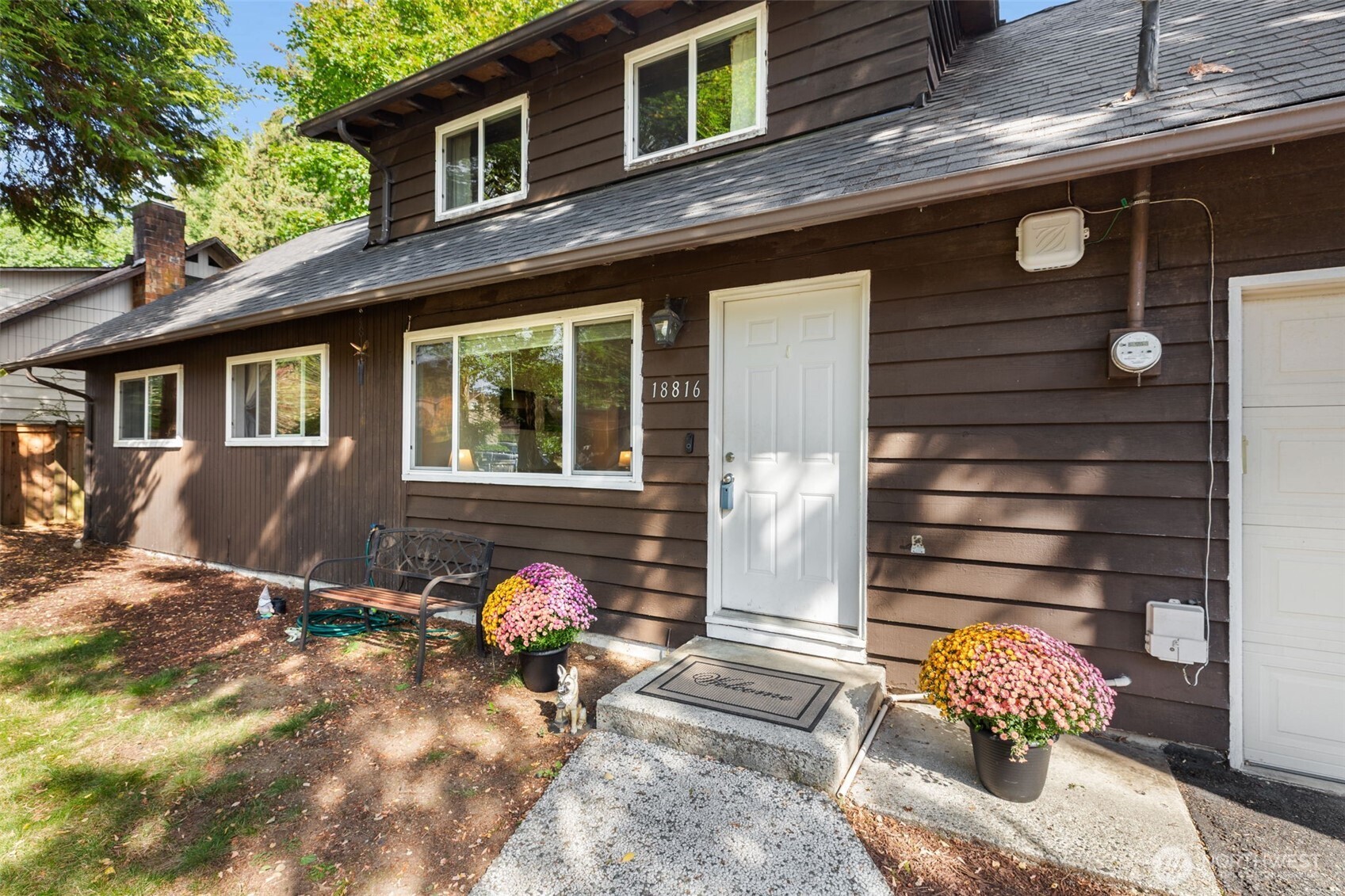 18816 89 Avenue Property Photo 2