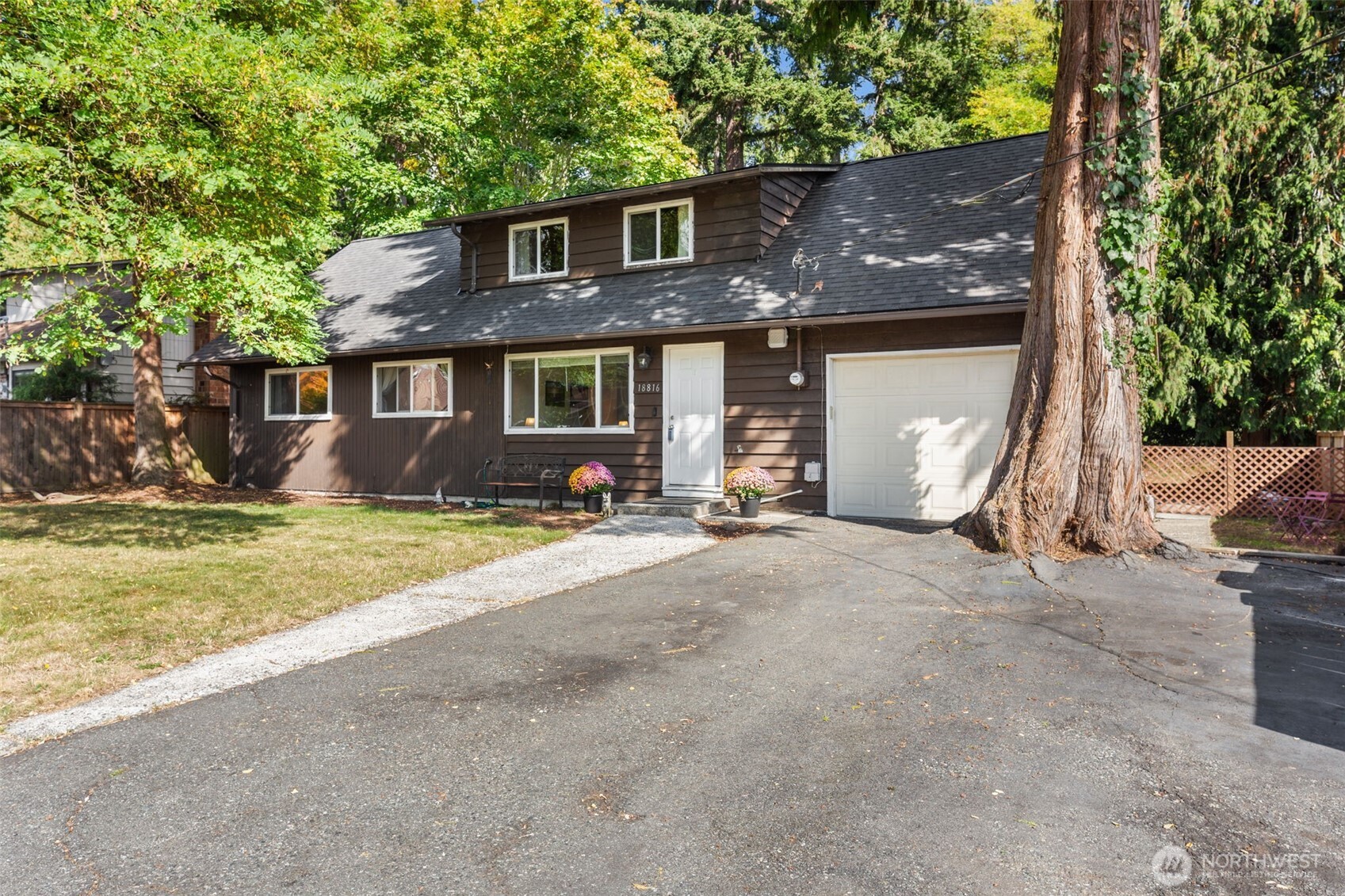 18816 89 Avenue Property Photo 3