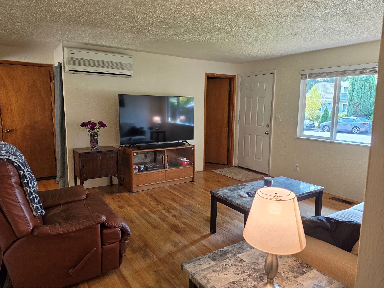 18816 89 Avenue Property Photo 4
