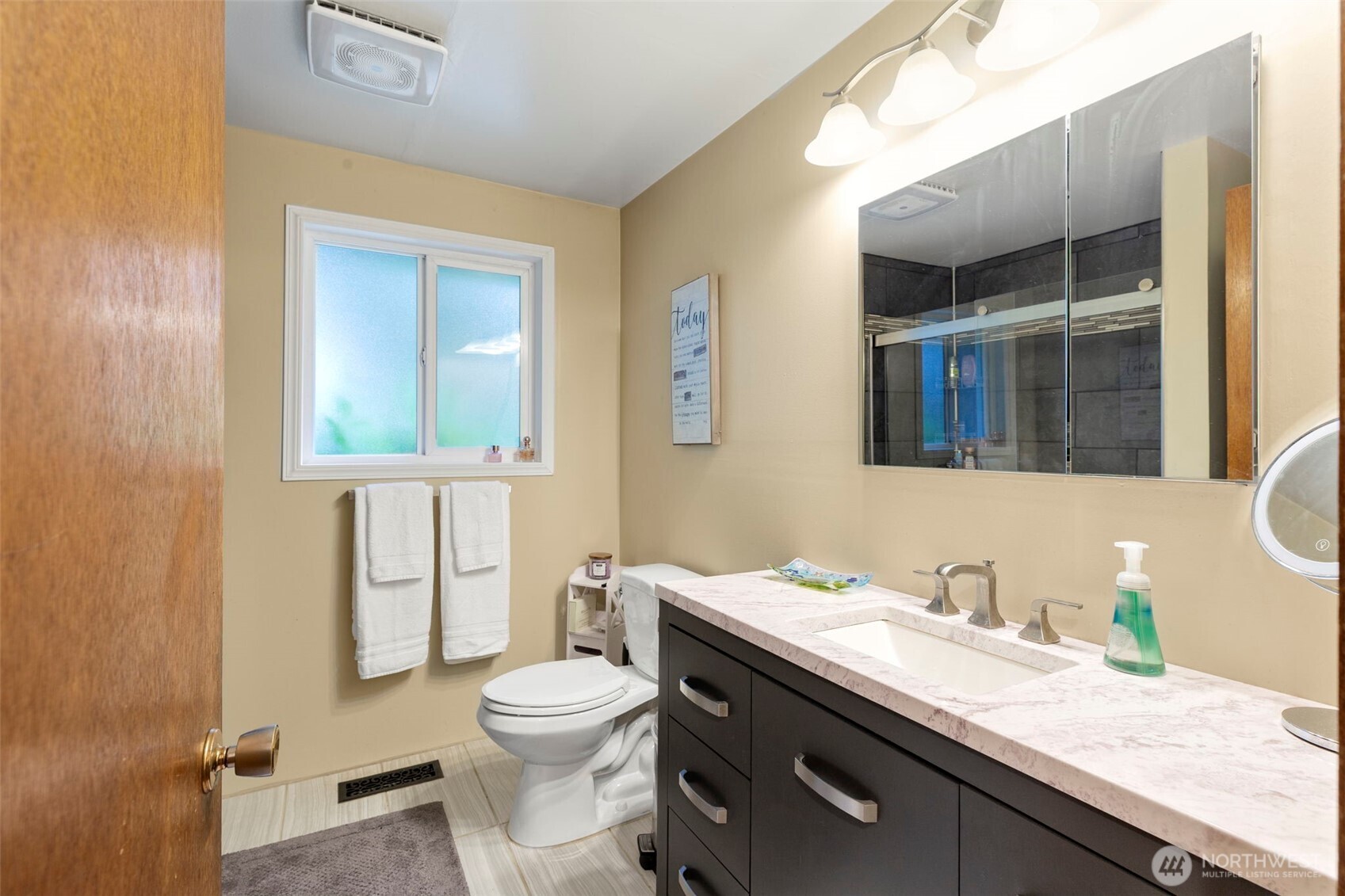 18816 89 Avenue Property Photo 8