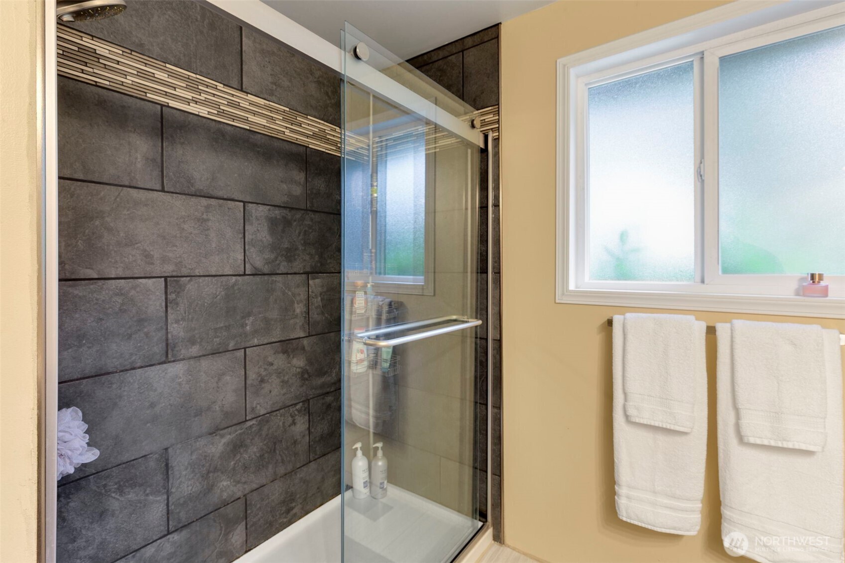 18816 89 Avenue Property Photo 9