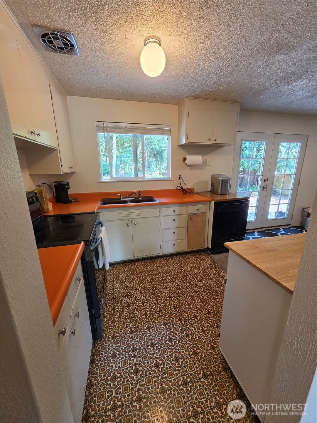 18816 89 Avenue Property Photo 11