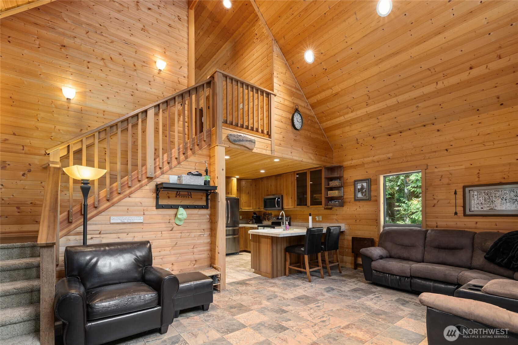 205 Makah Street Property Photo 4