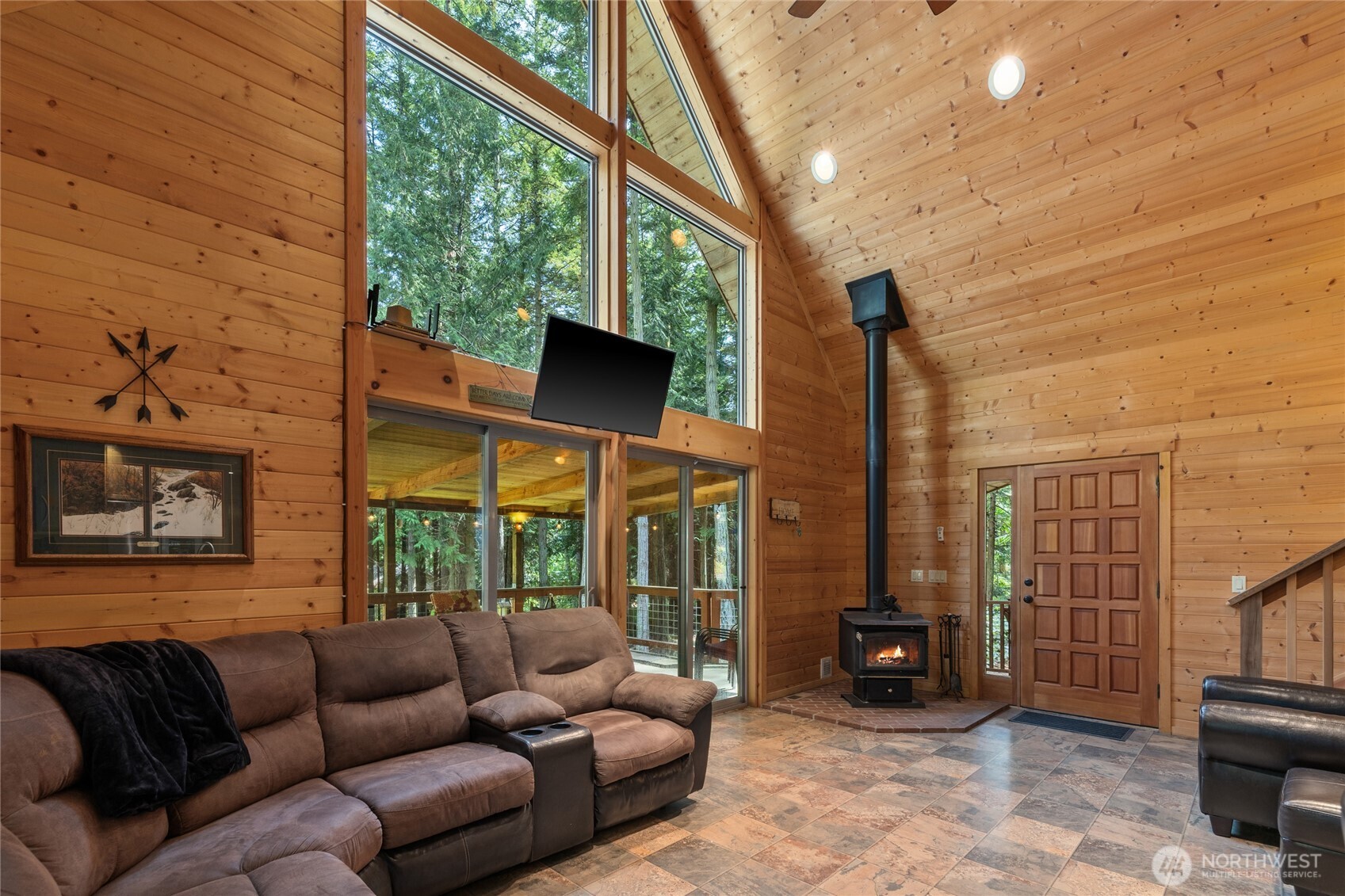 205 Makah Street Property Photo 6