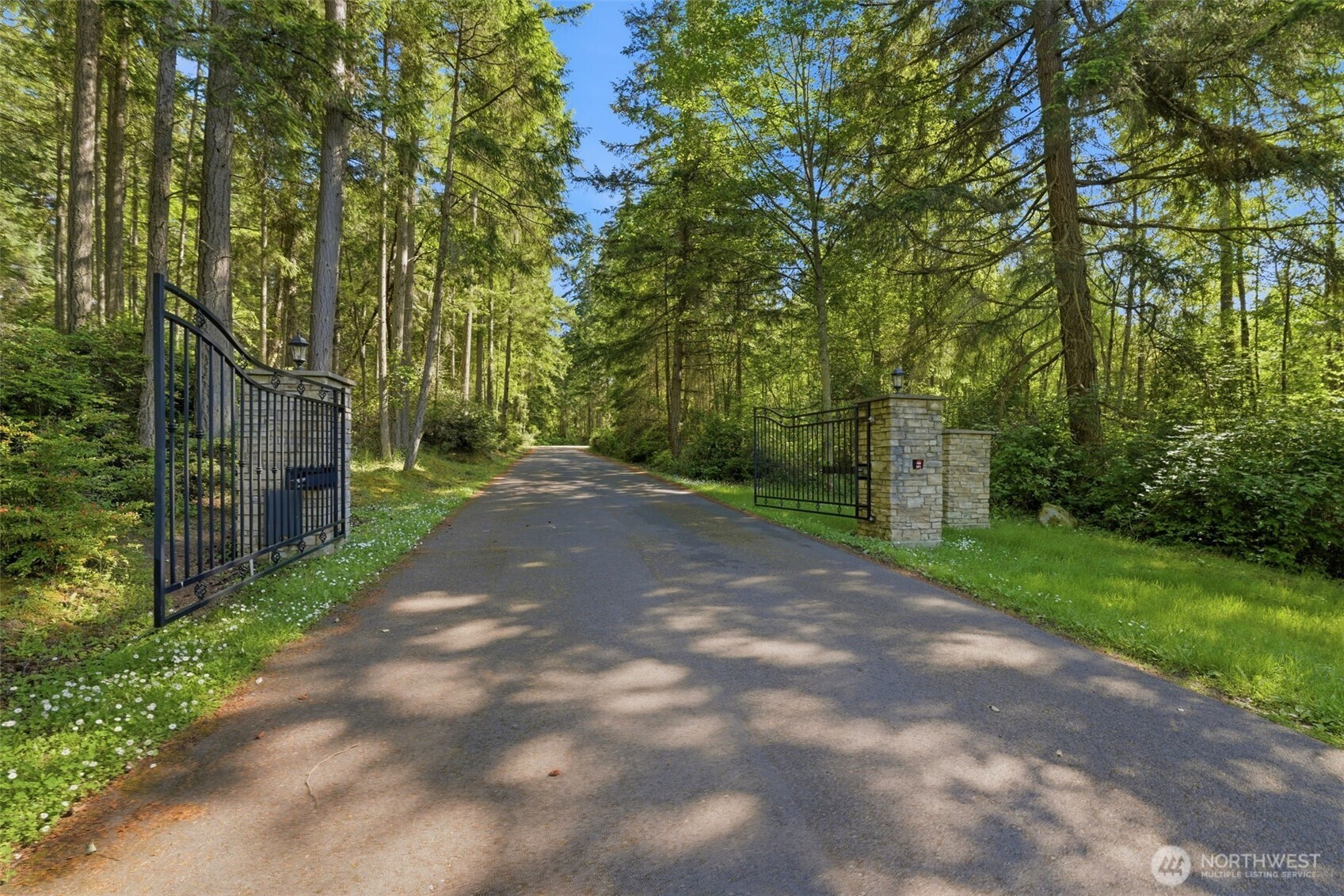 1352 14th Avenue Property Photo 3