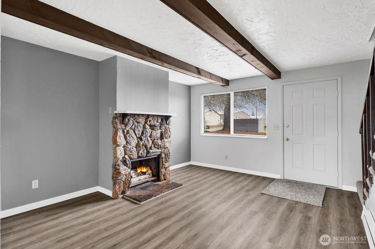 211 Maple Street Property Photo 8