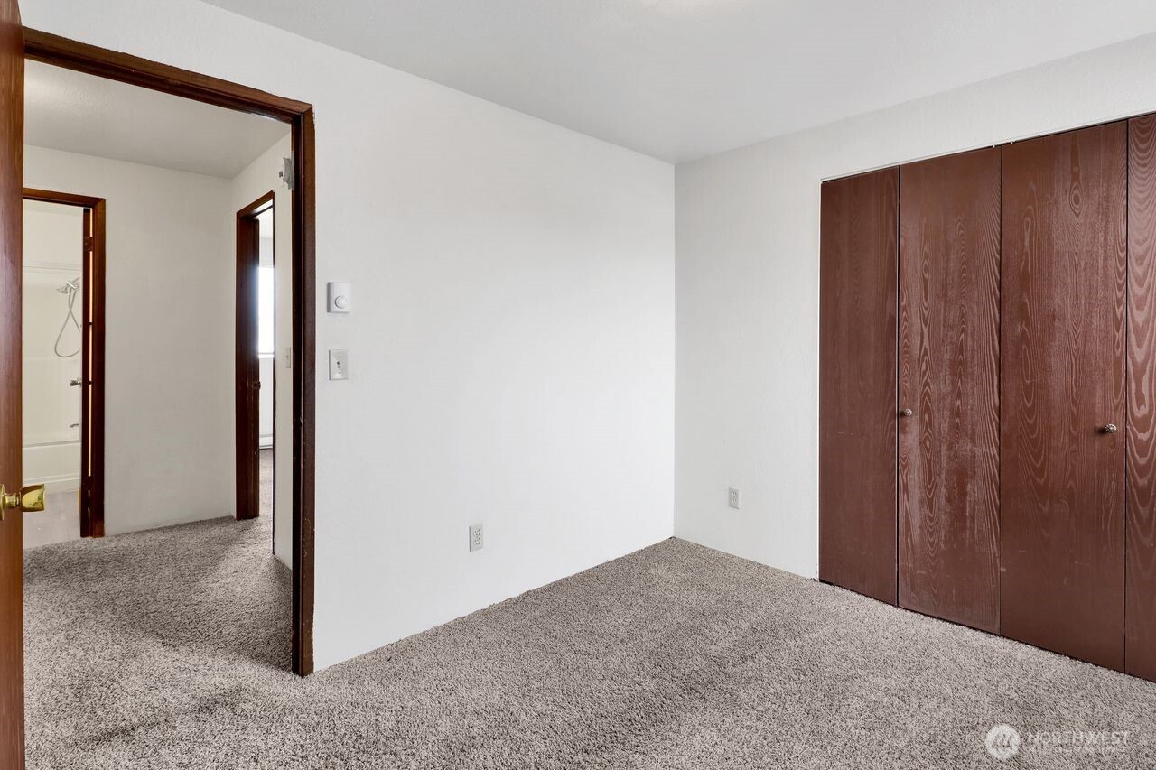 211 Maple Street Property Photo 14