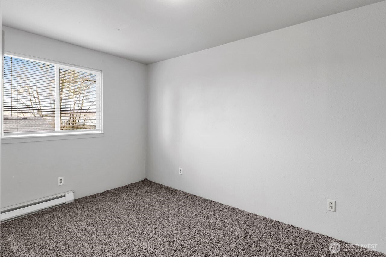 211 Maple Street Property Photo 27