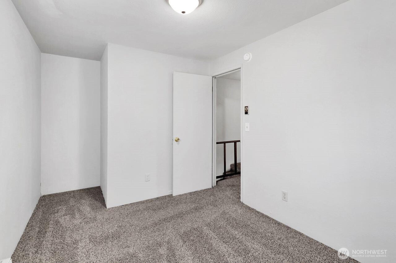 211 Maple Street Property Photo 30