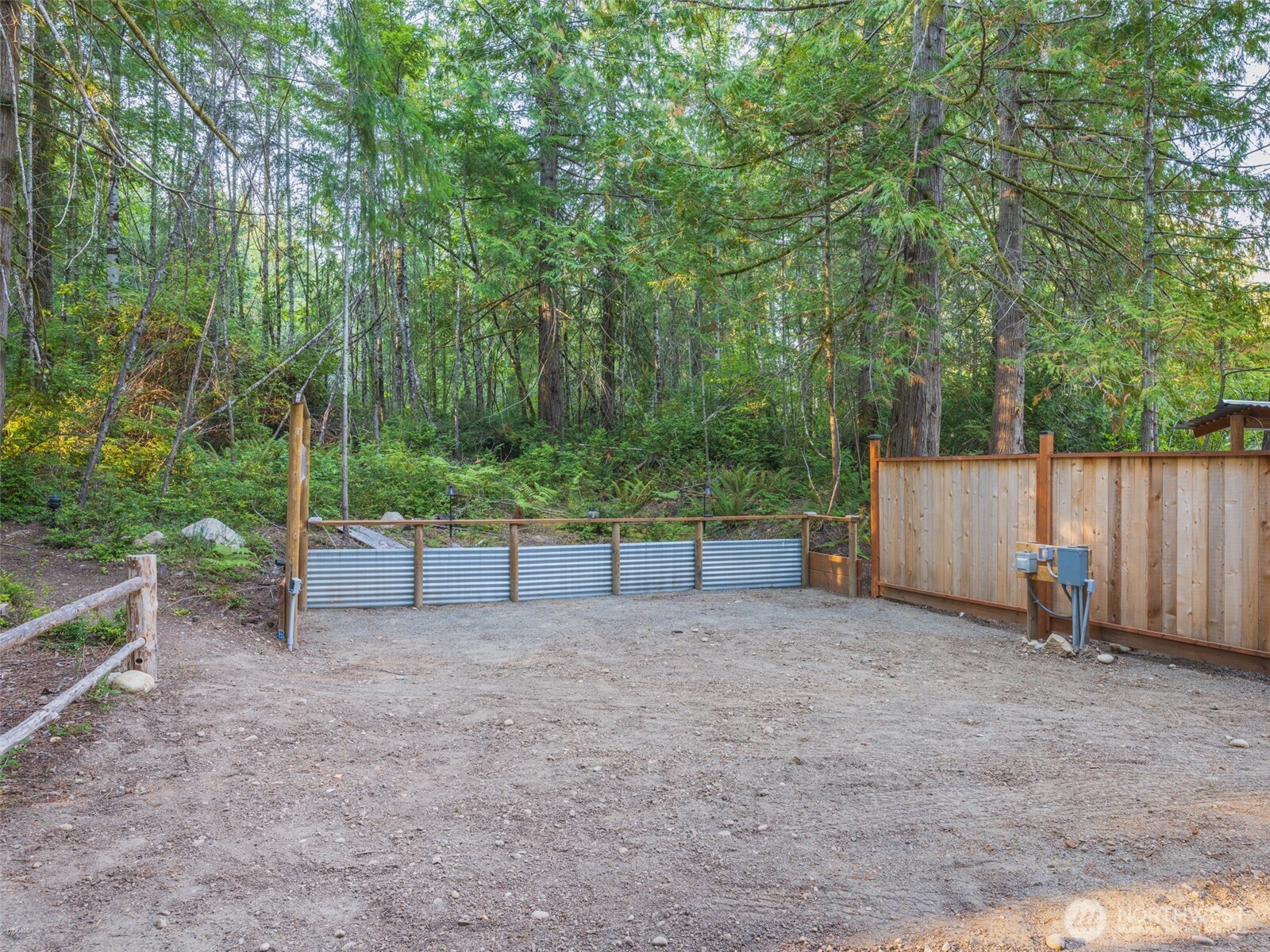 5441 E Grapeview Loop Road Property Photo 4