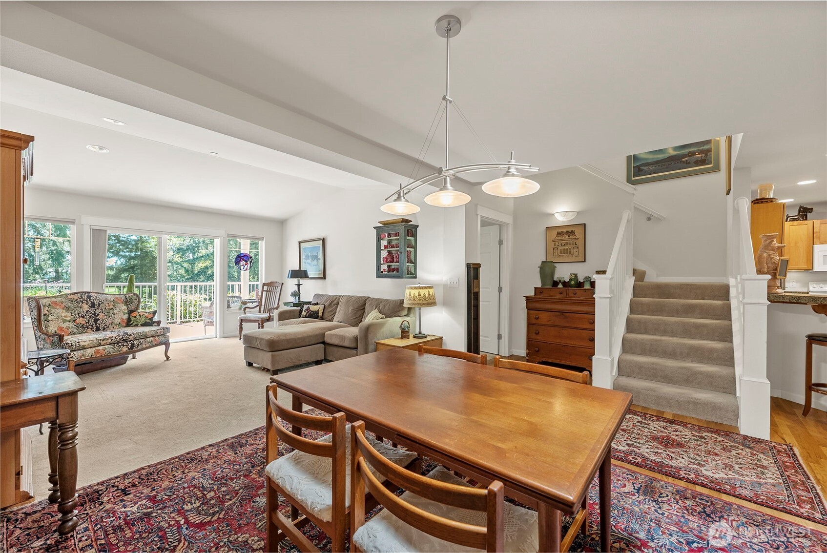 211 E Sterling Drive B4 Property Photo 3