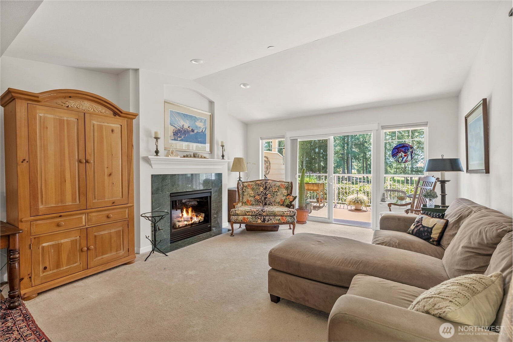 211 E Sterling Drive B4 Property Photo 4