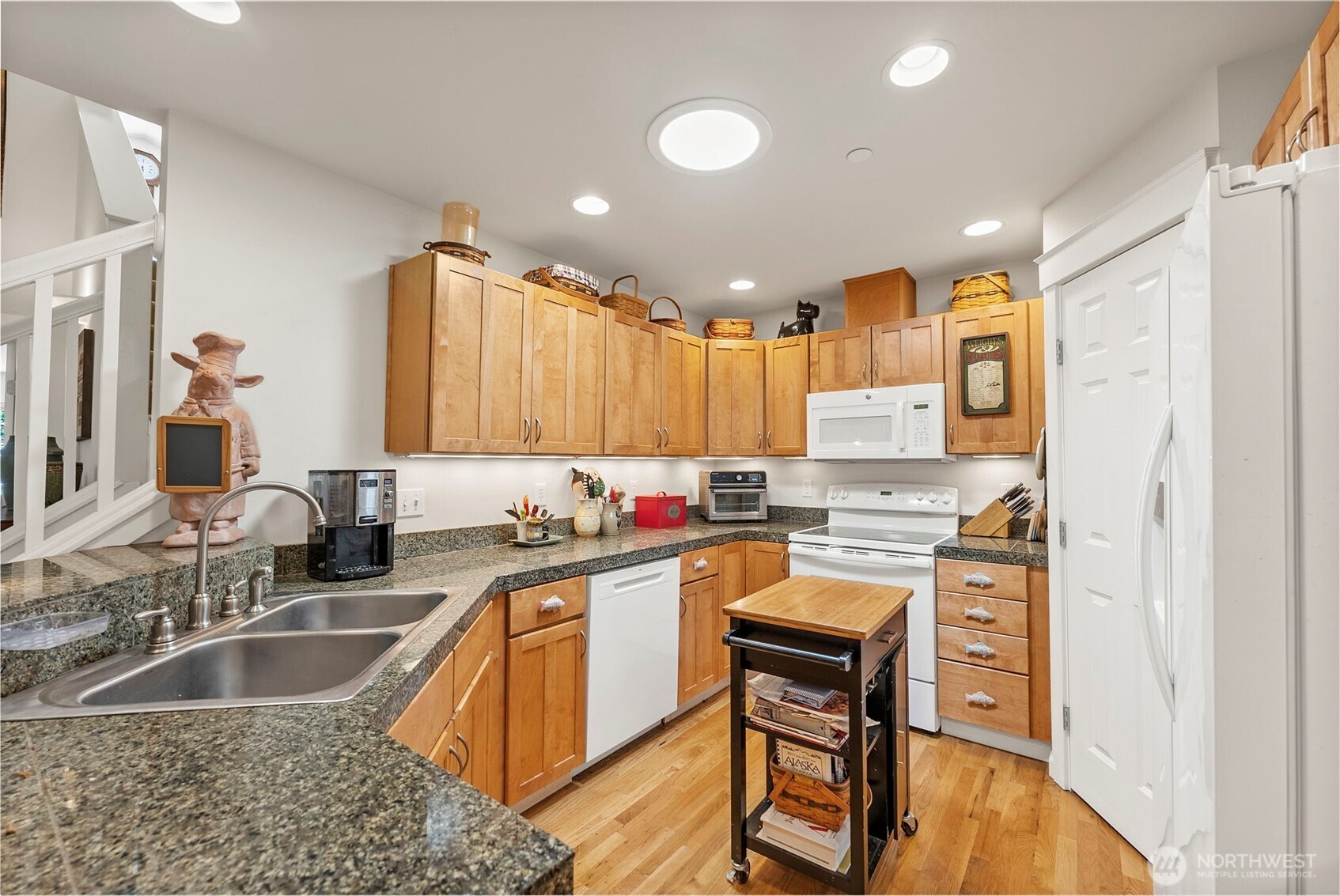211 E Sterling Drive B4 Property Photo 5