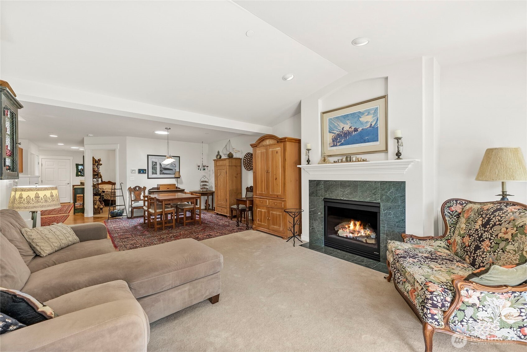 211 E Sterling Drive B4 Property Photo 13