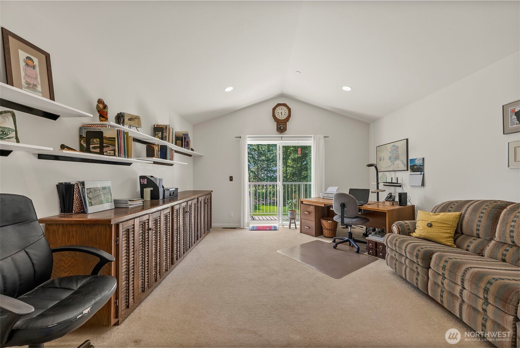 211 E Sterling Drive B4 Property Photo 16
