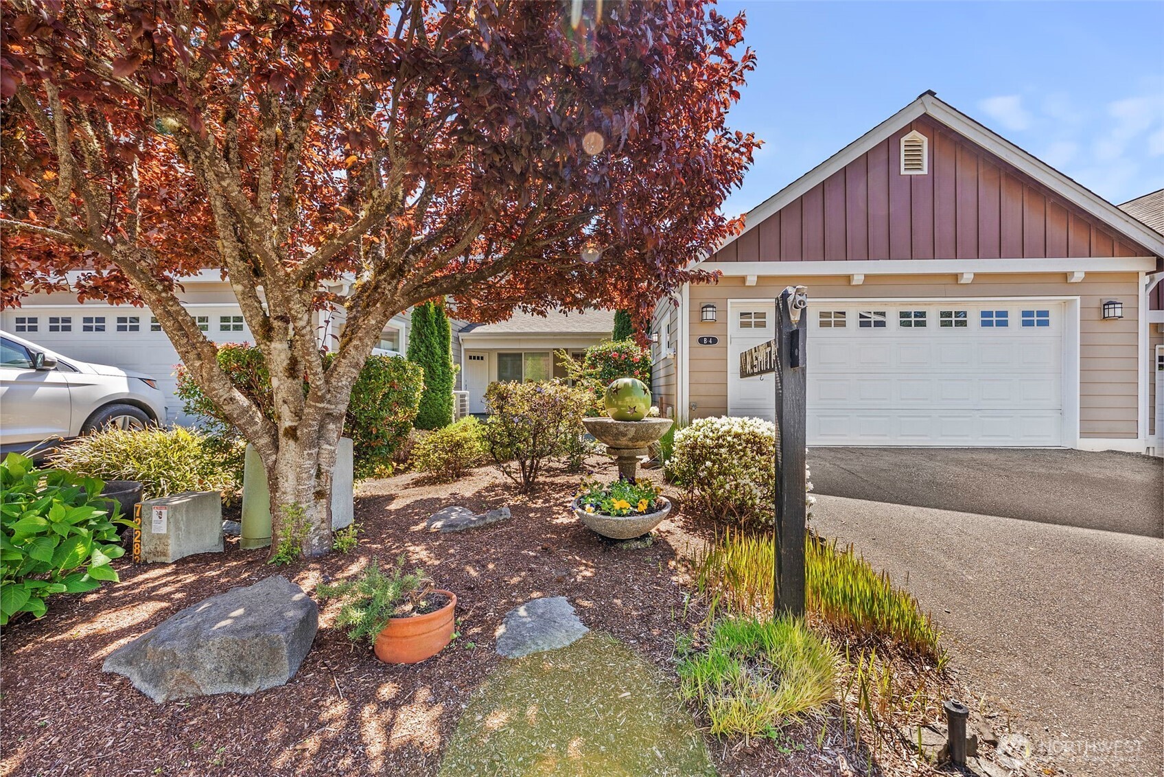 211 E Sterling Drive B4 Property Photo 29