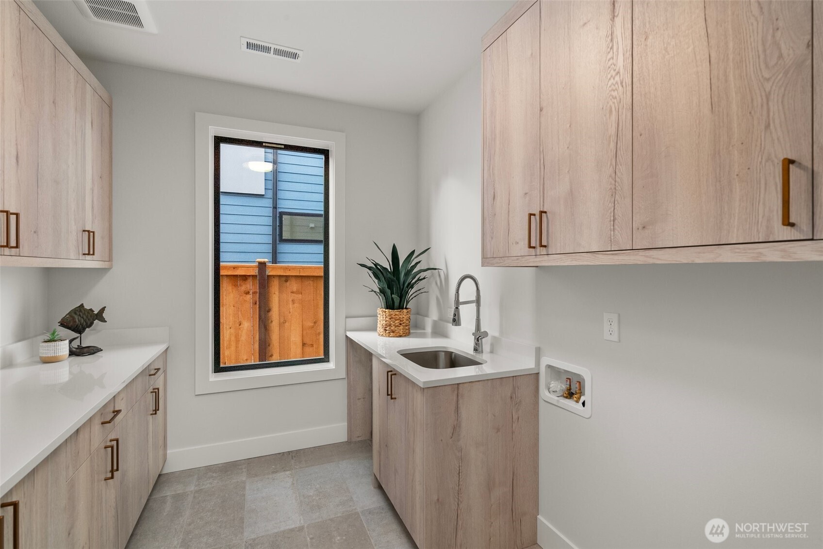 1422 Sequalish Street Property Photo 27