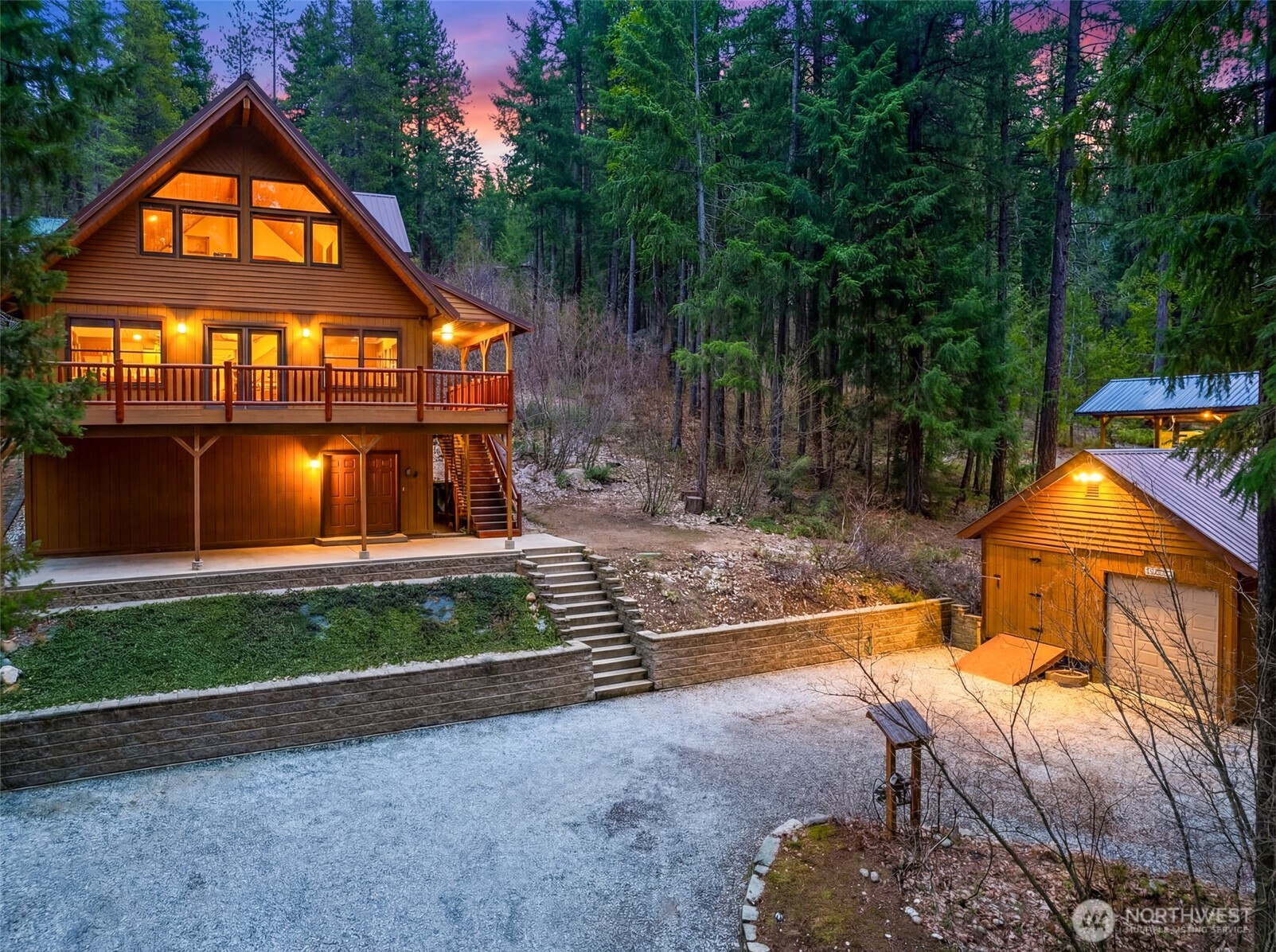 2454 Salal Drive Property Photo 3