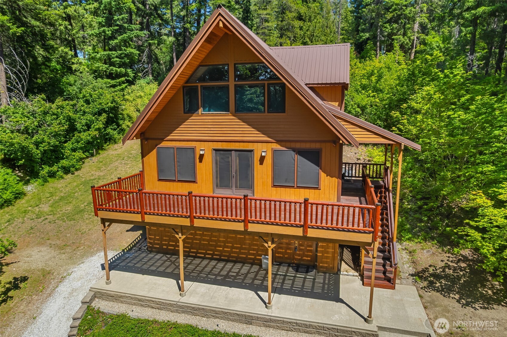2454 Salal Drive Property Photo 4